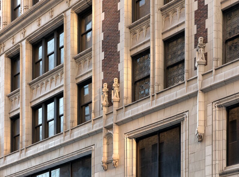 More Photos Of 106 W 11th St, Kansas City Apartments For Lease