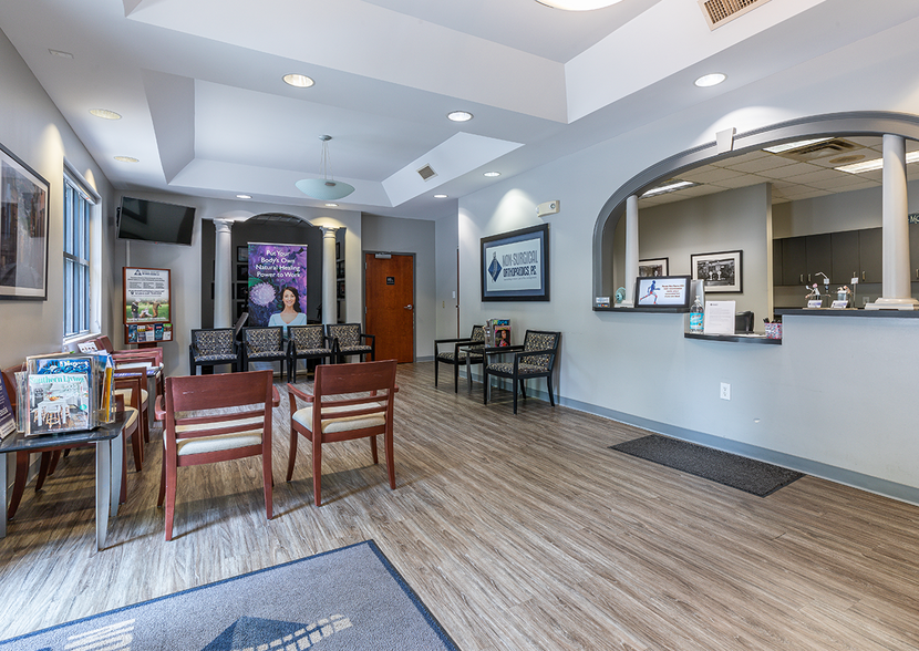 More Photos Of 335 Roselane St NW, Marietta Medical For Lease