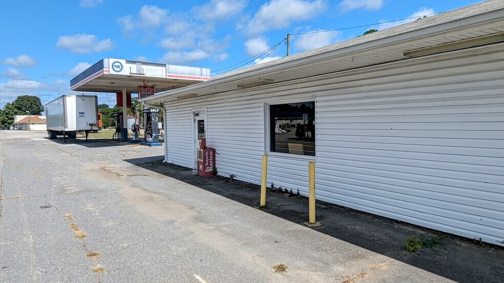 More Photos Of 9537 US Highway 29 Business, Ruffin General Retail For Sale