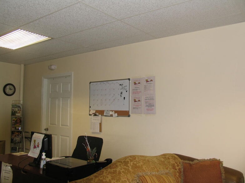 More Photos Of 845 N Main St, Providence Medical For Sale