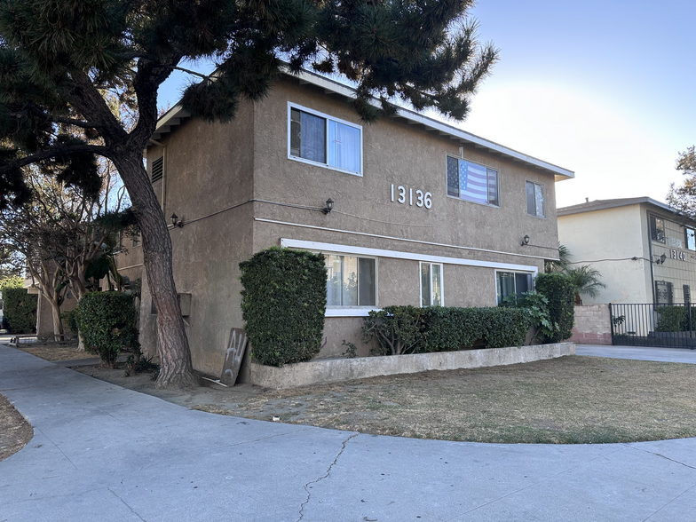 Primary Photo Of 13136 Victory Blvd, Van Nuys Apartments For Sale