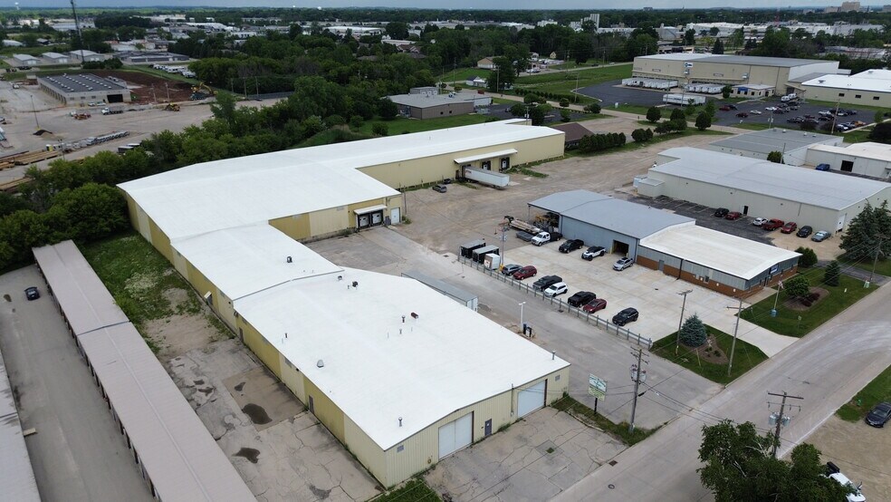 Primary Photo Of 2316 W Everett St, Appleton Warehouse For Lease
