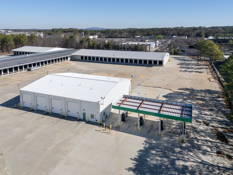 More Photos Of 2400 Barrett Lakes Blvd, Kennesaw Truck Terminal For Lease
