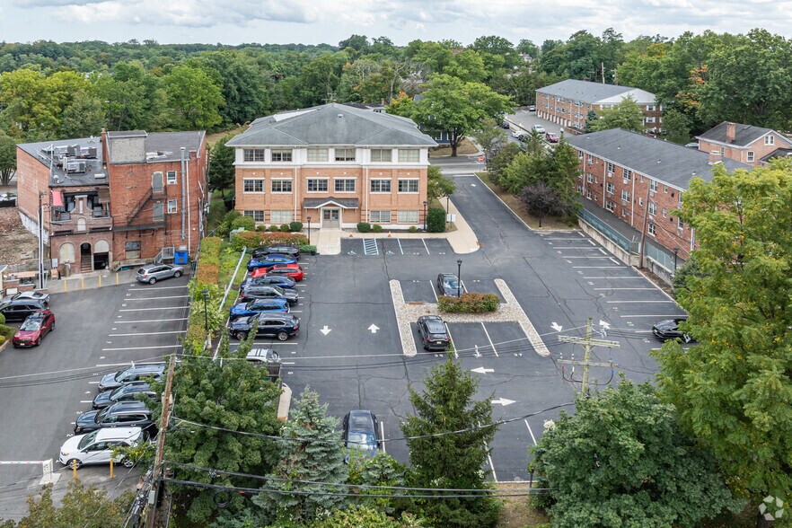 More Photos Of 62 Elm St, Morristown Office For Lease