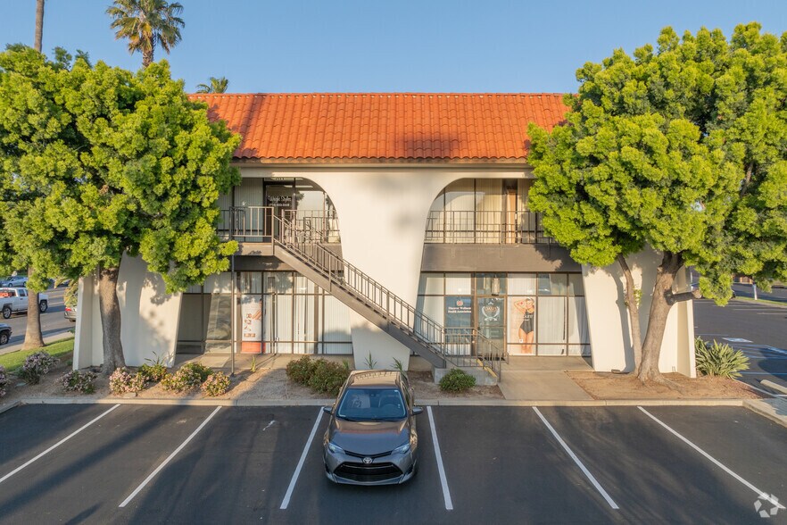 More Photos Of 438 E Katella Ave, Orange Office For Lease