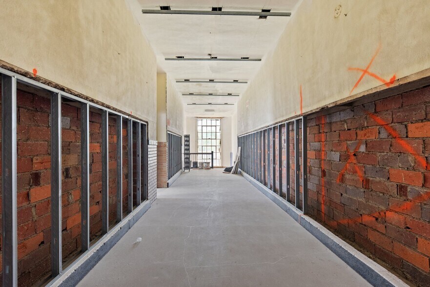 More Photos Of 200 S Green St, Georgetown Loft Creative Space For Sale
