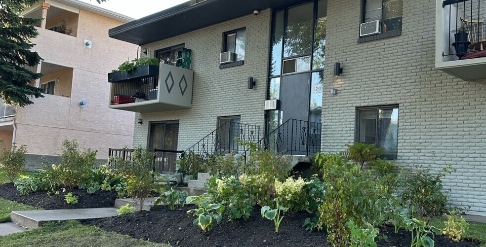 More Photos Of 120 29 Ave, Calgary Apartments For Sale