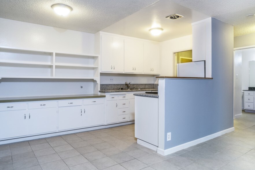 More Photos Of 220 Athol Ave, Oakland Apartments For Sale