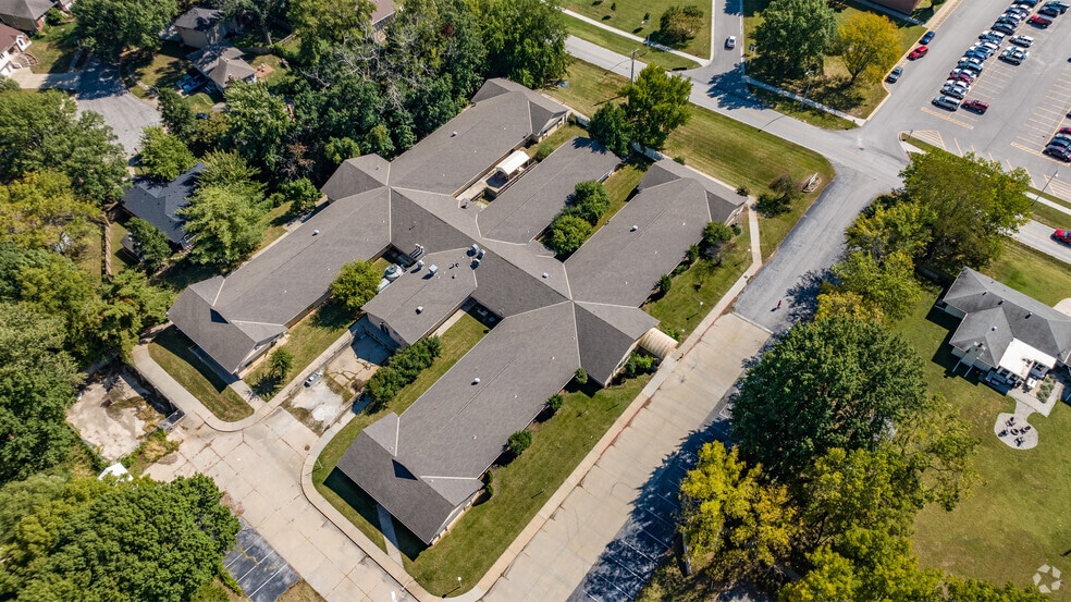 More Photos Of 724 NE 79th Ter, Kansas City Skilled Nursing Facility For Sale