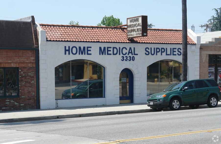 More Photos Of 3330 Colorado Blvd, Pasadena Storefront For Sale