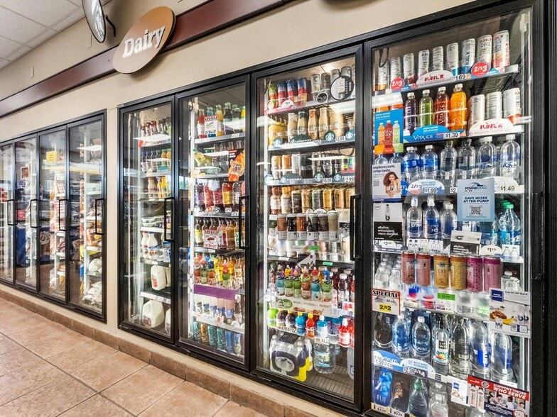 More Photos Of 1331 Green Bay Rd, Sturgeon Bay Service Station For Sale