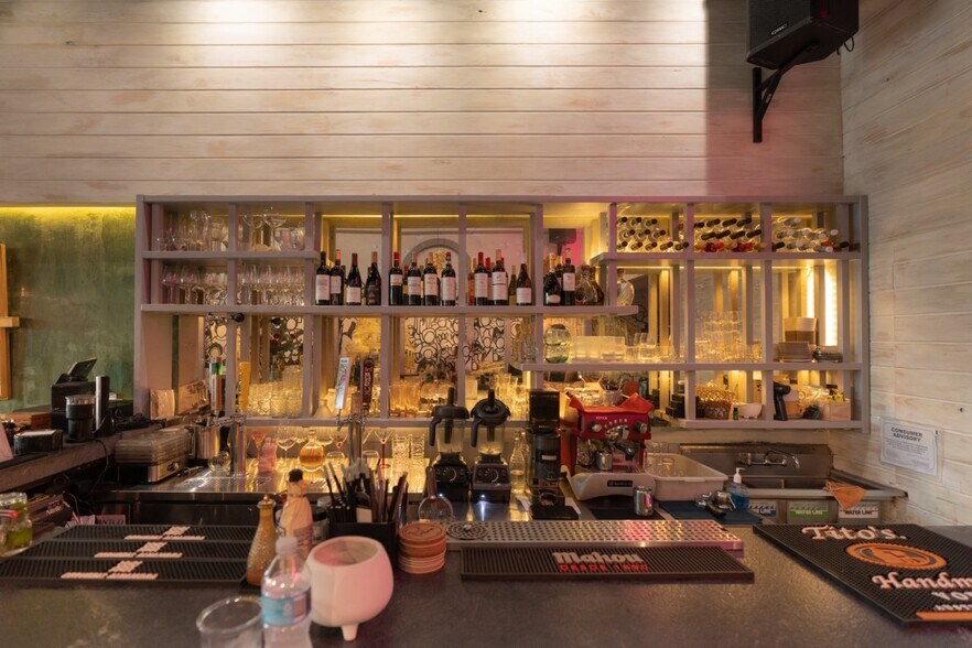 More Photos Of 1652 SW 8th St, Miami Restaurant For Sale