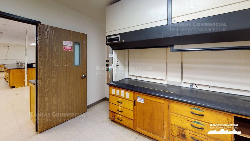 More Photos Of 6531 SE Forbes Ave, Topeka Warehouse For Lease