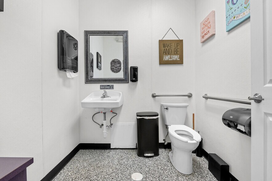 More Photos Of 213 E Market St, Troy Office For Sale