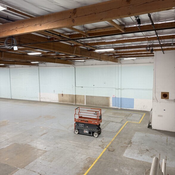 More Photos Of 8621 Hayden Pl, Culver City Light Manufacturing For Sale