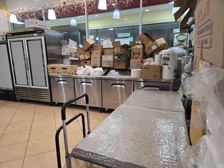More Photos Of 16441 Pioneer Blvd, Norwalk Unknown For Lease