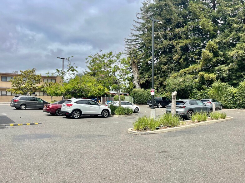 More Photos Of 213-217 W Winton Ave, Hayward Storefront For Lease