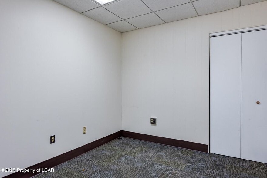 More Photos Of 14 N Main St, Plains Bank For Sale