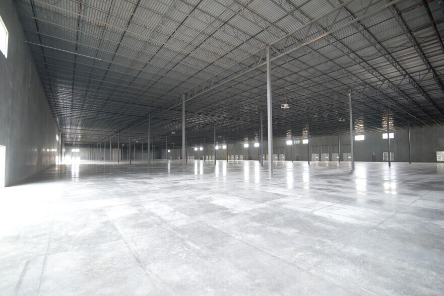 More Photos Of 194 Springhill Farm Rd, Fort Mill Warehouse For Lease