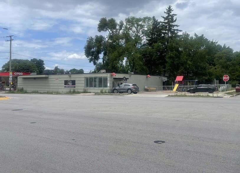 Primary Photo Of 5808 W Hampton Ave, Milwaukee Freestanding For Sale