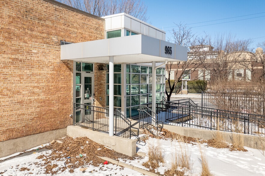 More Photos Of 965 W Chicago Ave, Chicago Flex For Sale