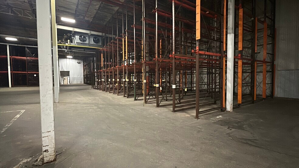 More Photos Of 607 Phillips St, Fulton Warehouse For Sale