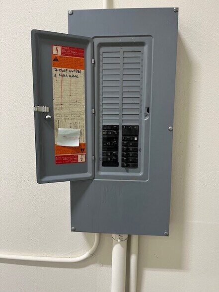 More Photos Of 11135 E Rush St, South El Monte Manufacturing For Lease