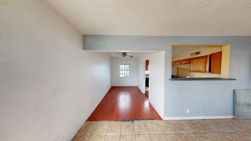 More Photos Of 530 E Oakey Blvd, Las Vegas Apartments For Sale