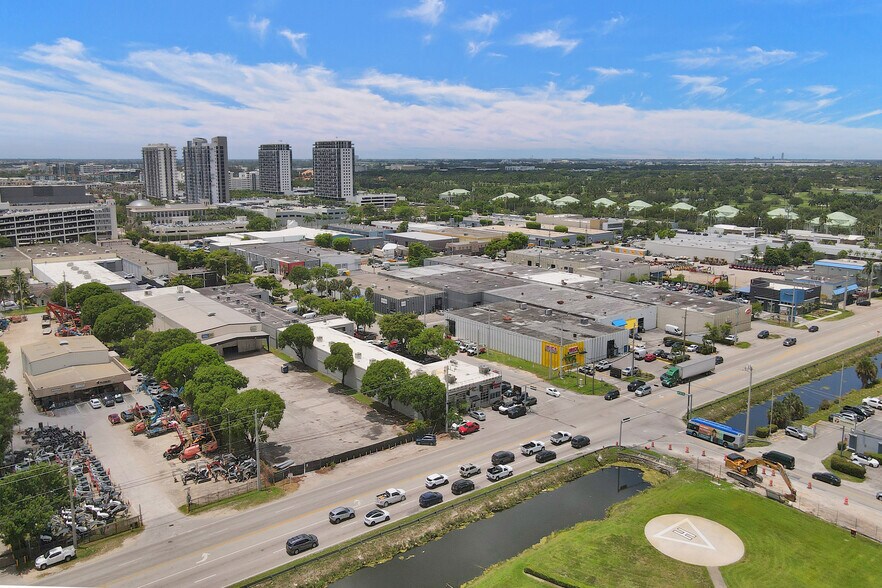 More Photos Of 5705-5785 NW 84th Ave, Miami Warehouse For Lease