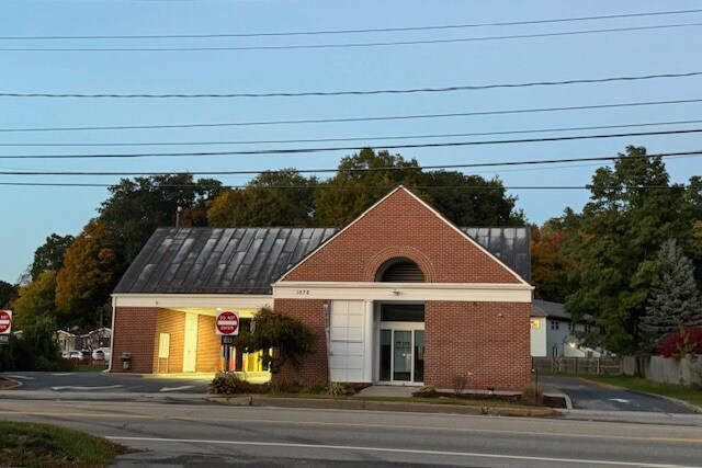 Primary Photo Of 1070 North Ave, Burlington Bank For Lease