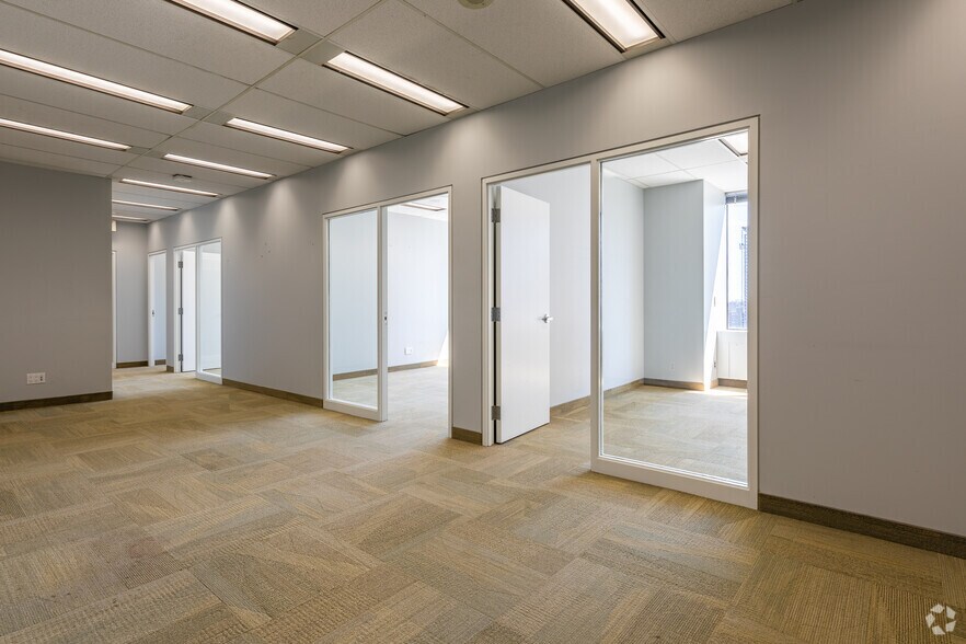 More Photos Of 2 Bloor St W, Toronto Office For Lease