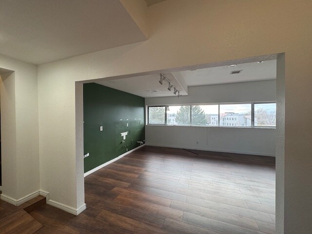 More Photos Of 6770 S Yosemite St, Englewood General Retail For Lease