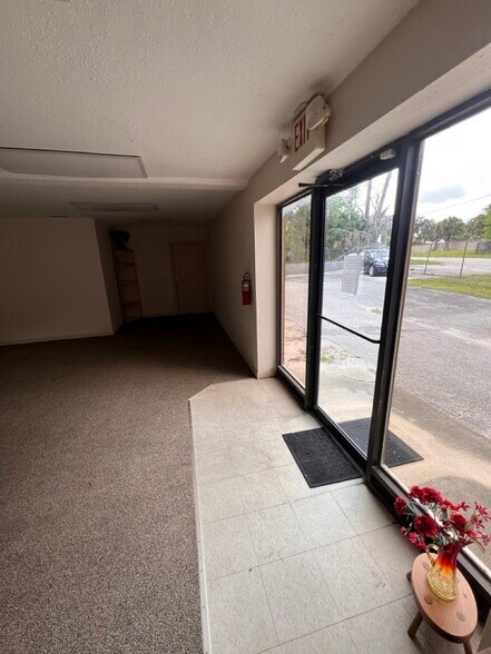 More Photos Of 360 Old Sanford Oviedo Rd, Winter Springs Manufacturing For Lease