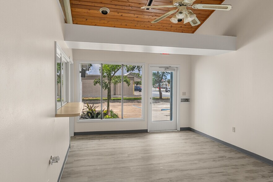 More Photos Of 195 S Courtenay Pky, Merritt Island Office For Lease