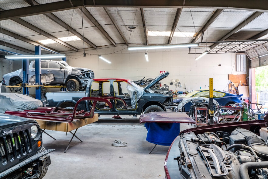 More Photos Of 308 W Avenue B, Garland Auto Repair For Sale