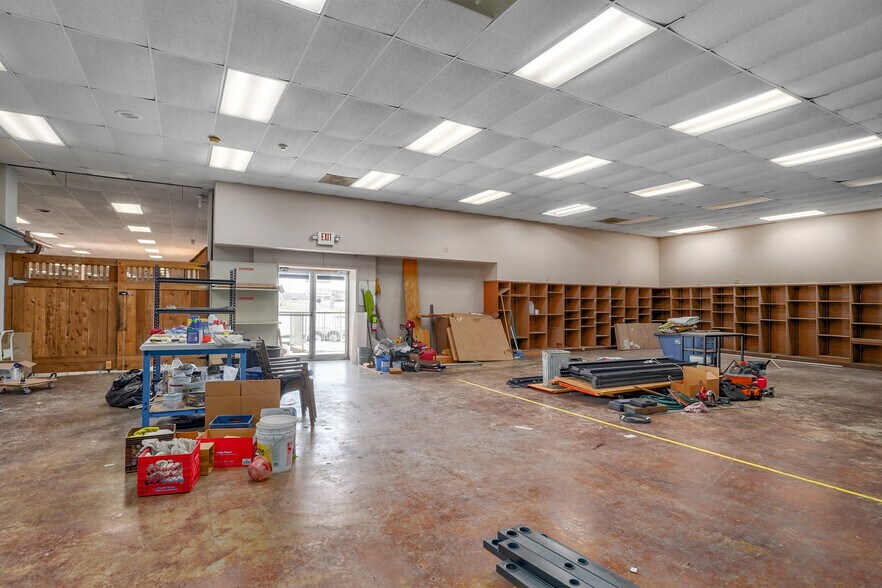 More Photos Of 11966 State Hwy 13, Kimberling City General Retail For Sale