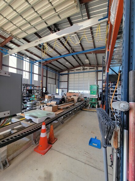 More Photos Of 604 Bonita Dr, Blanco Industrial For Lease