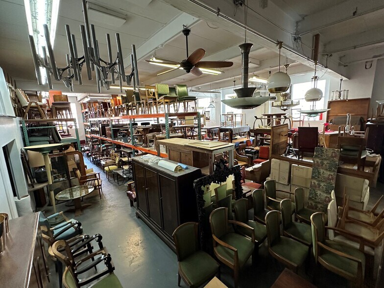 More Photos Of 3906 Crescent St, Long Island City Industrial For Sale