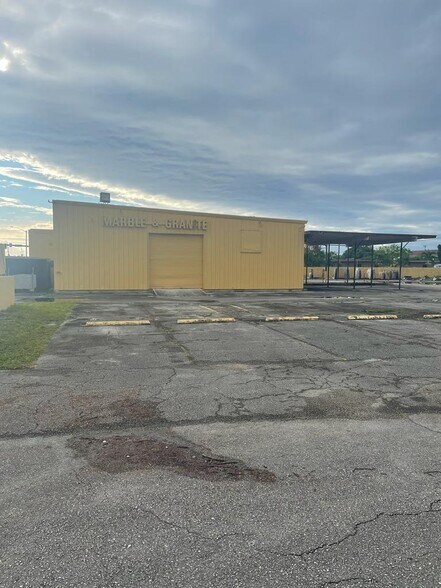 More Photos Of 900 Pembroke Rd, Hallandale Manufacturing For Lease