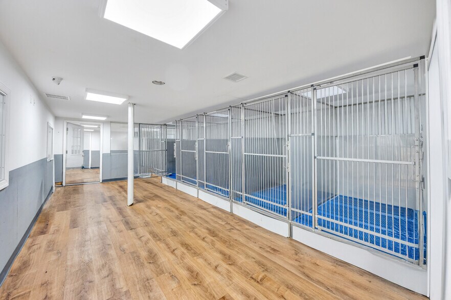 More Photos Of 28 Main St, Hempstead Storefront Retail Residential For Lease