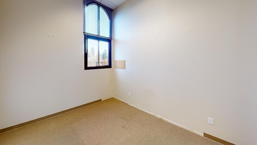 More Photos Of 205-245 Foss Creek Cir, Healdsburg Office For Sale