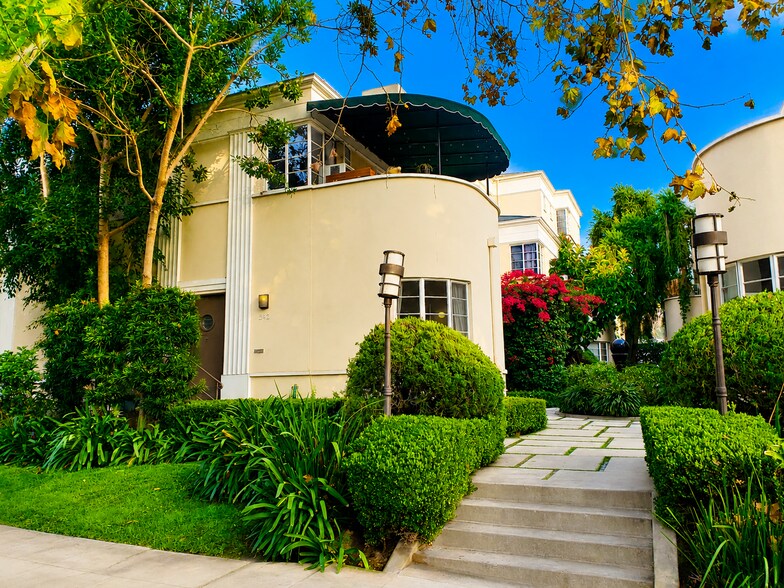 More Photos Of 336 N Sycamore Ave, Los Angeles Multifamily For Sale