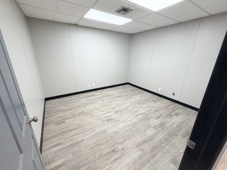 More Photos Of 2031 Trade Dr, Midland Showroom For Sale