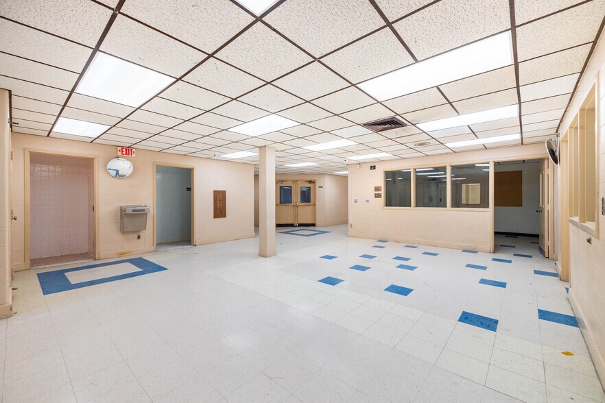More Photos Of 6902 Chicago Rd, Warren Schools For Sale