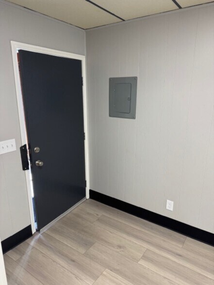 Primary Photo Of 62 E 11th St, Tracy Office For Lease