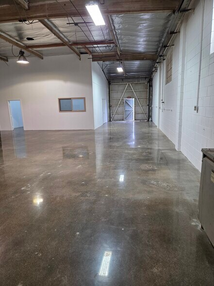 More Photos Of 8531 Whitaker St, Buena Park Warehouse For Lease