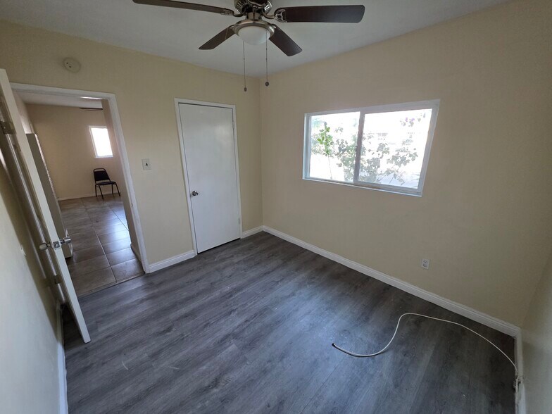 More Photos Of 8858 Flower St, Bellflower Freestanding For Lease