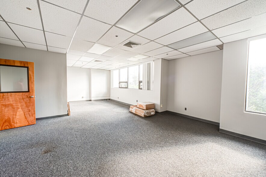 More Photos Of 1800 Ocean Ave, Ronkonkoma Light Distribution For Lease