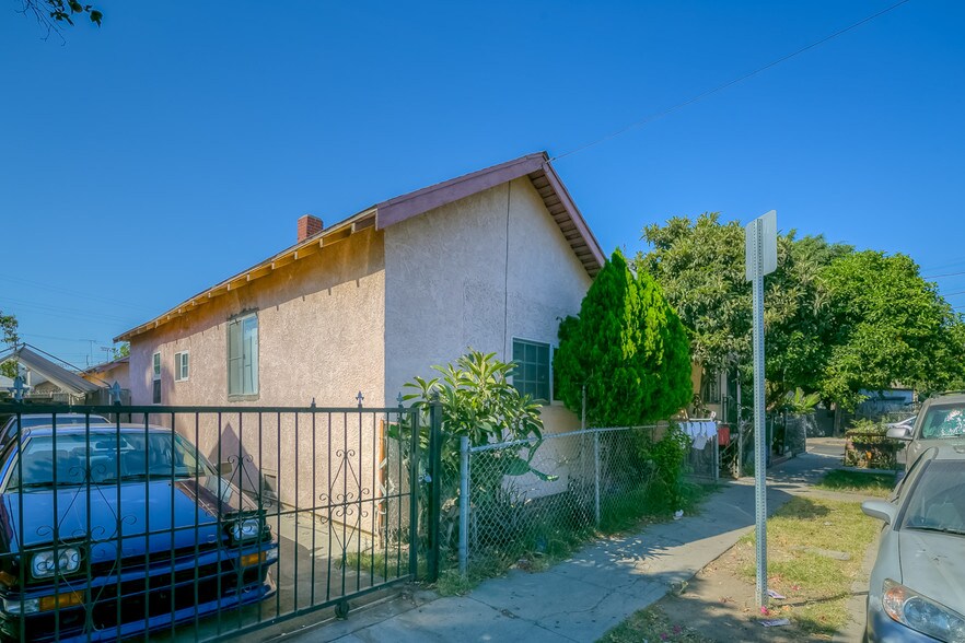 More Photos Of 2201 Trinity St, Los Angeles Apartments For Sale