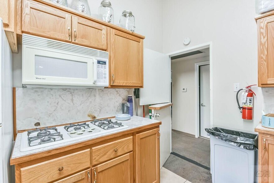 More Photos Of 426 Winnie, Galveston Religious Facility For Lease